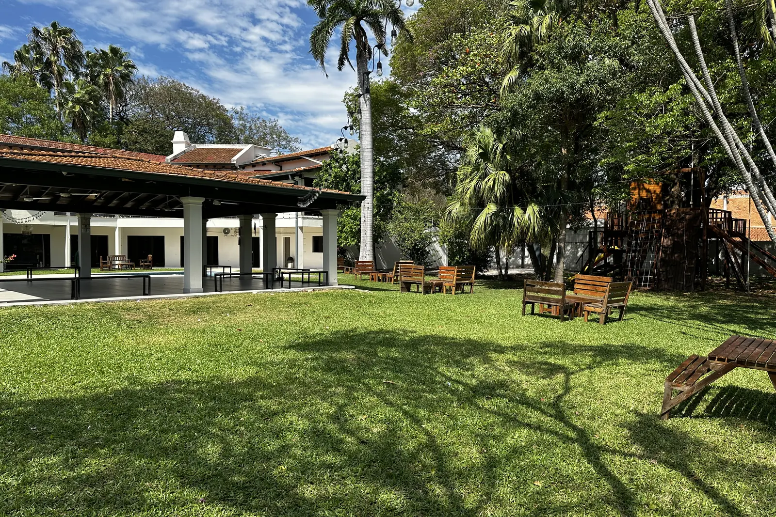 Galería y jardín de La Casona Lafuente